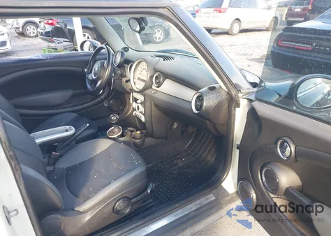 2010 Mini Cooper z USA, uszkodzony, nr VIN WMWMF3C55ATZ62154